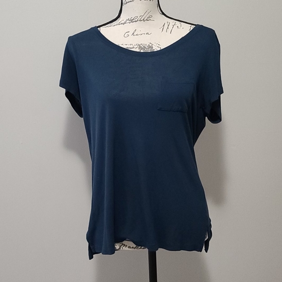 Vince Tops - ♦️3/$25 Vince Pocket Oversized Tee Shirt S